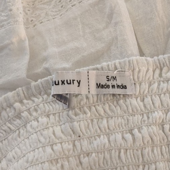 SOLD -- NWOT 🌸 SUBTLE LUXURY White Floral Eyelet Cotton Smocked Dress - Sm/Med - Picture 6 of 8